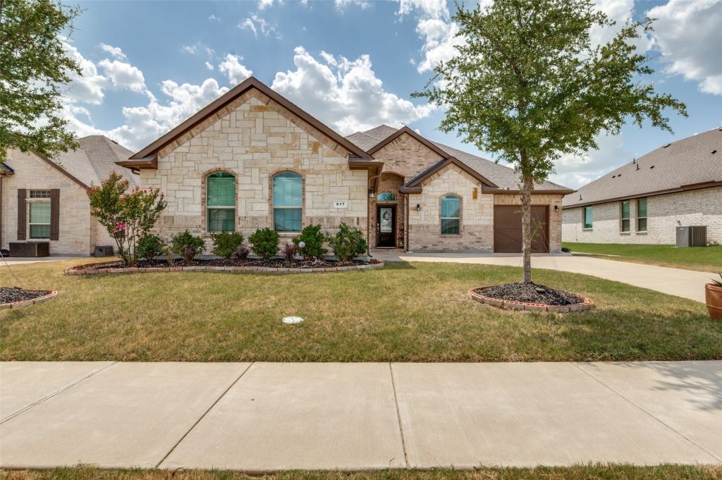 617 Mesquite Grove Road, Midlothian, TX 76065 — photo 1