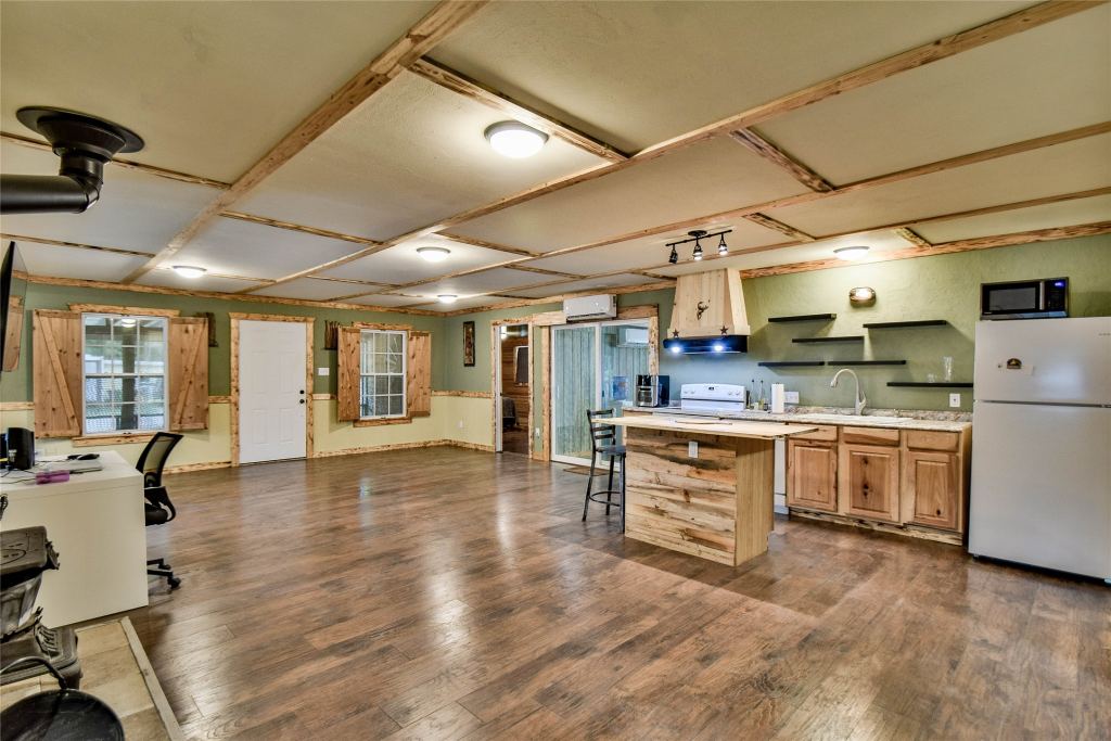 5711 Flint Drive, Granbury, TX 76048 — photo 1