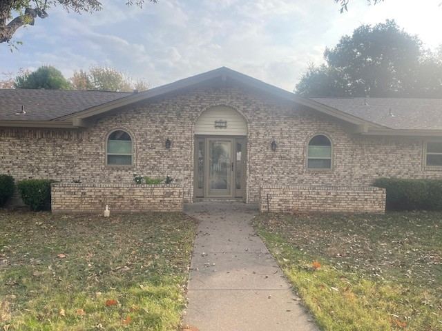 315 S Baker Street, Granbury, TX 76048 — photo 1
