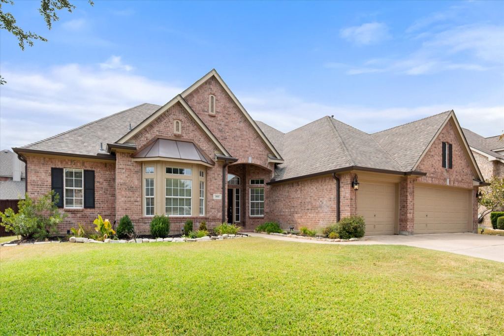 1815 Lakes Edge Boulevard, Mansfield, TX 76063 — photo 1