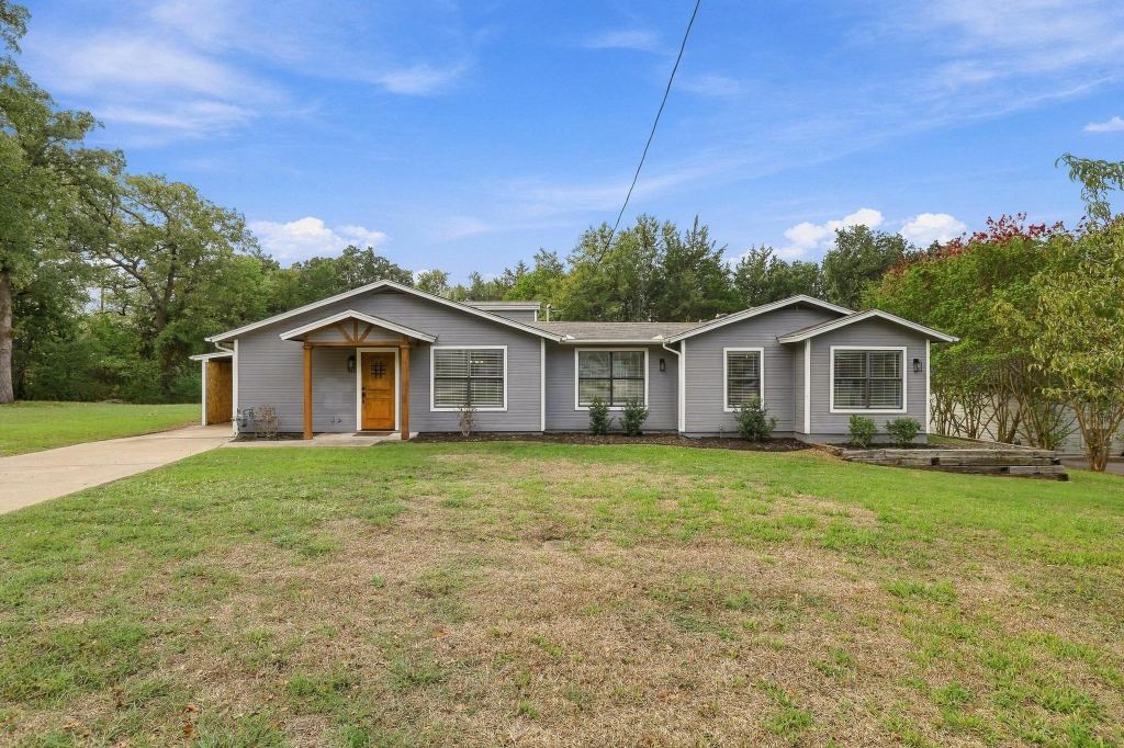 938 Amsden Street, Denison, TX 75020 — photo 1