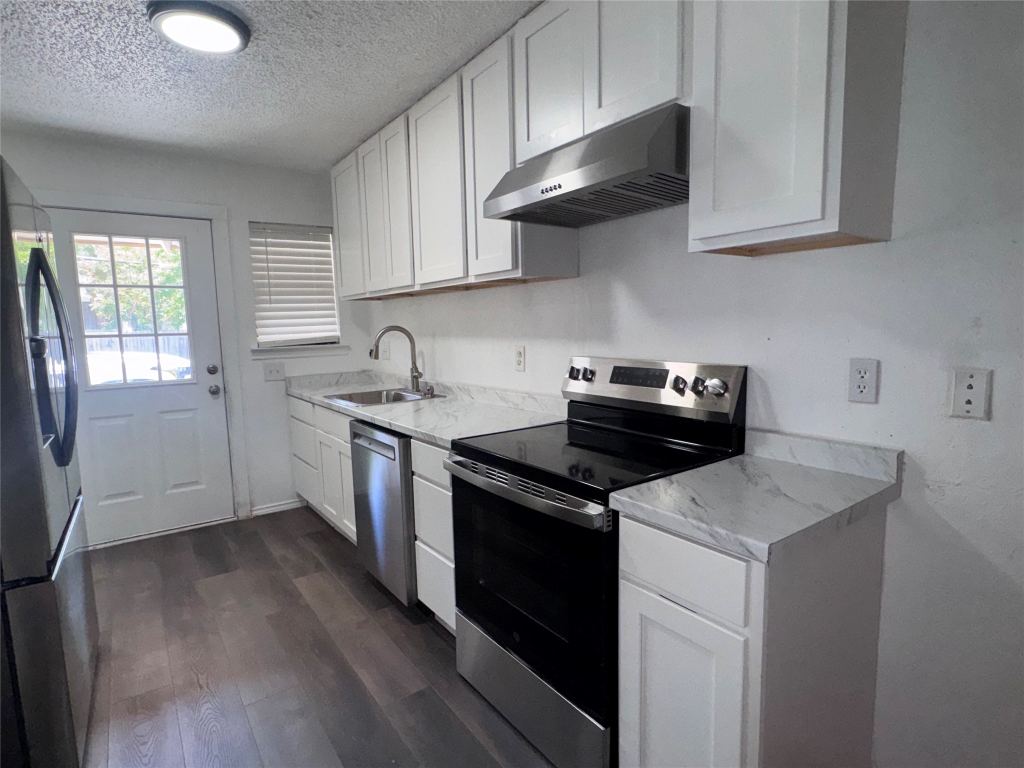 3648 Country Club Drive W, Irving, TX 75038 — photo 1