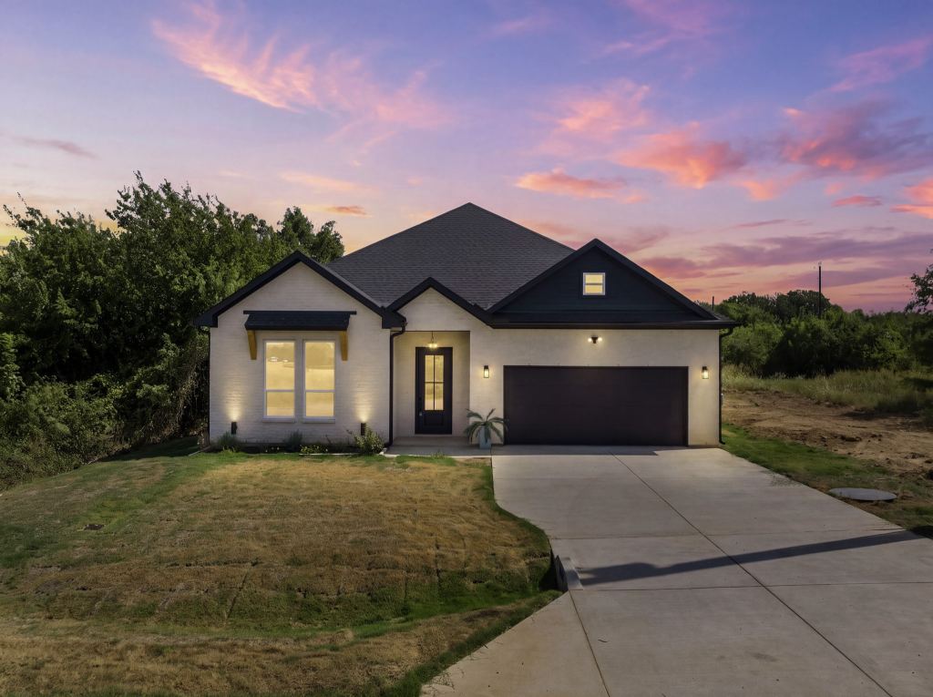 27155 Whispering Meadow Drive, Whitney, TX 76692 — photo 1