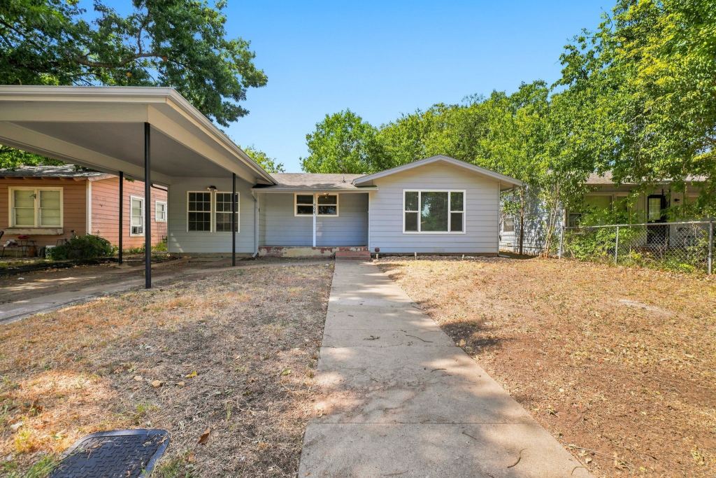 904 Bales Street, Cleburne, TX 76033 — photo 1