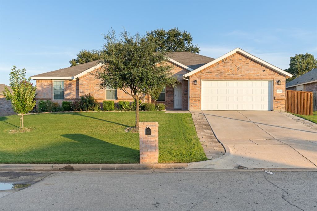 3733 Cecelia Lane, Forest Hill, TX 76140 — photo 1