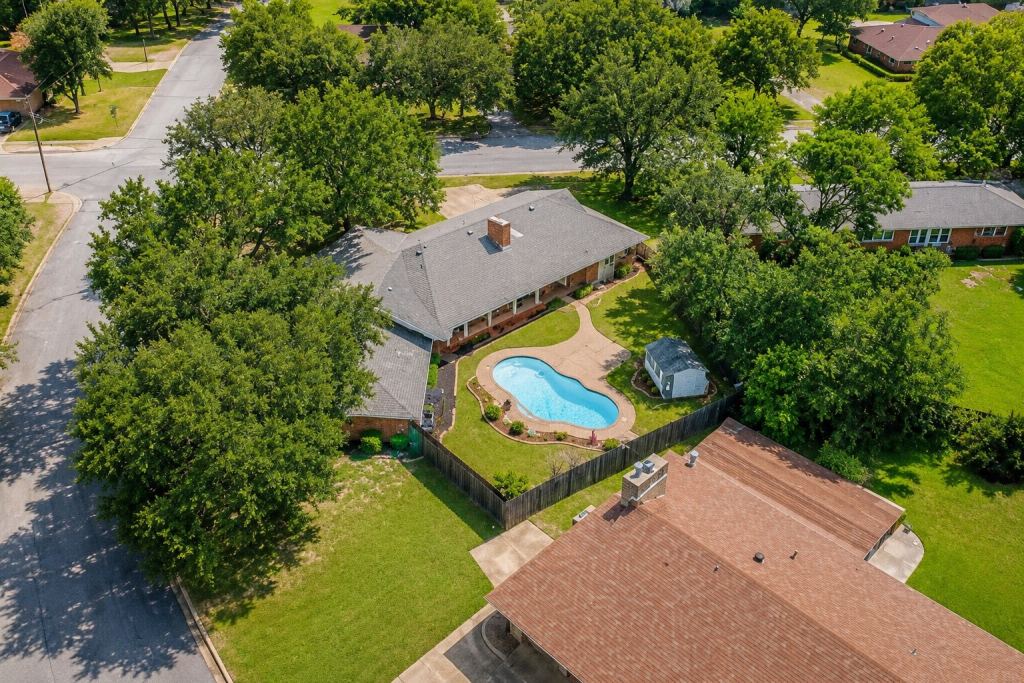 4601 Holiday Lane E, North Richland Hills, TX 76180 — photo 1
