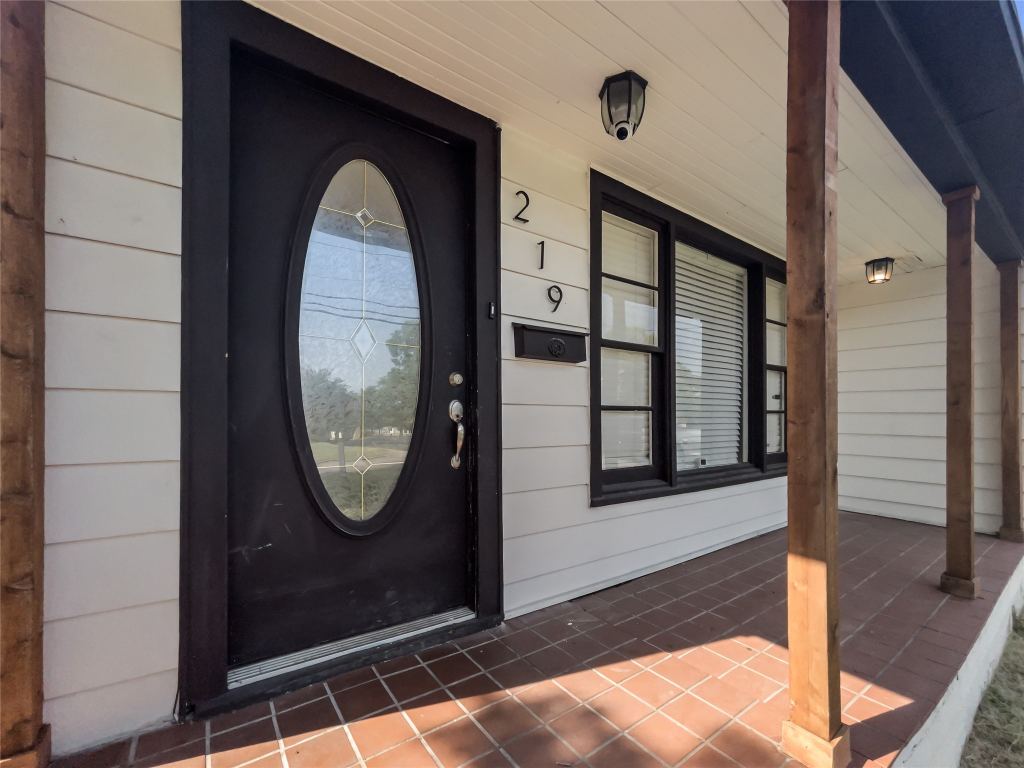 219 W Taylor Street, Sherman, TX 75092 — photo 1