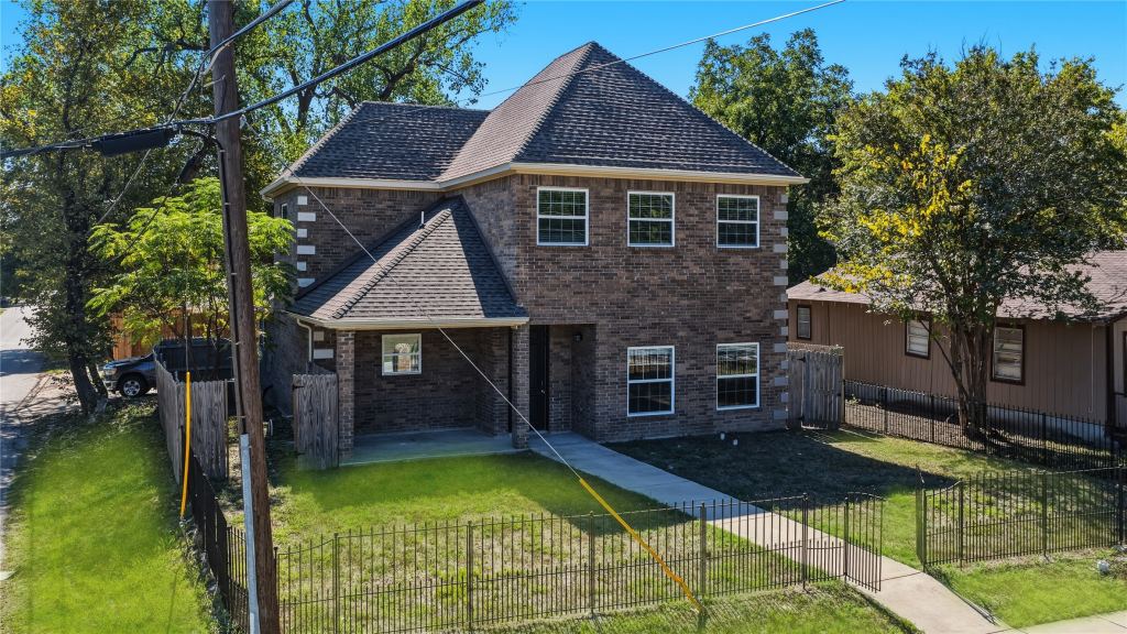 301 Mineral Wells, Terrell, TX 75160 — photo 1
