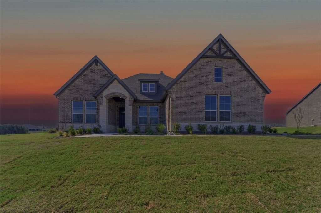 814 Valley Ridge Road, Van Alstyne, TX 75495 — photo 1