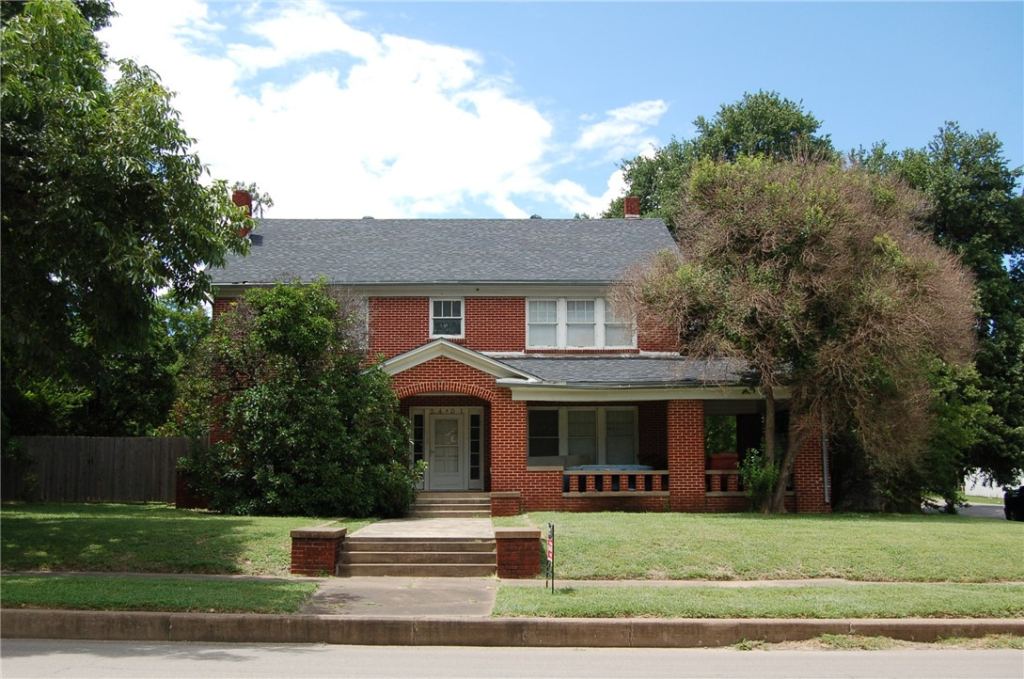 2401 Homan Avenue, Waco, TX 76707 — photo 1