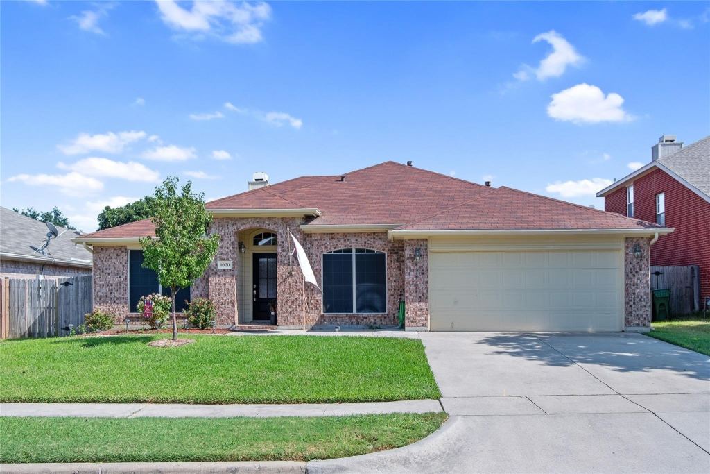 1020 Bonanza Drive, Arlington, TX 76001 — photo 1