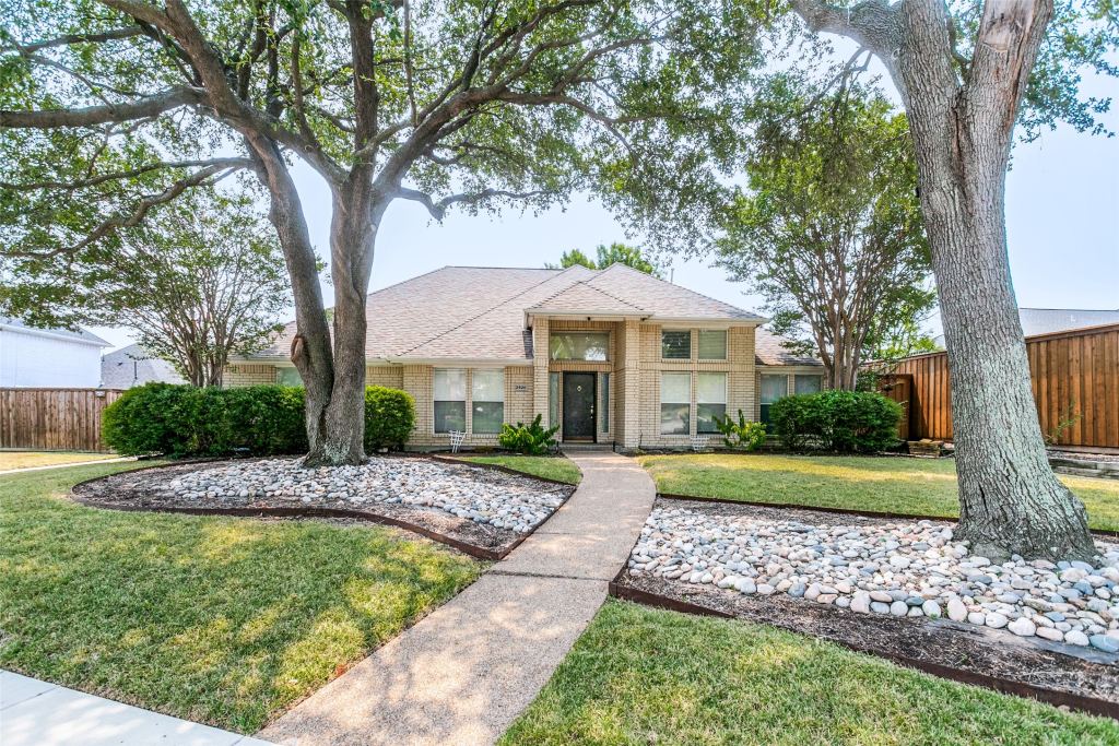 2920 Winding Creek Drive, Plano, TX 75023 — photo 1