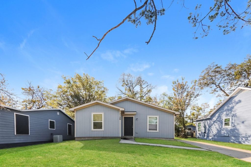1120 W Owing Street, Denison, TX 75020 — photo 1