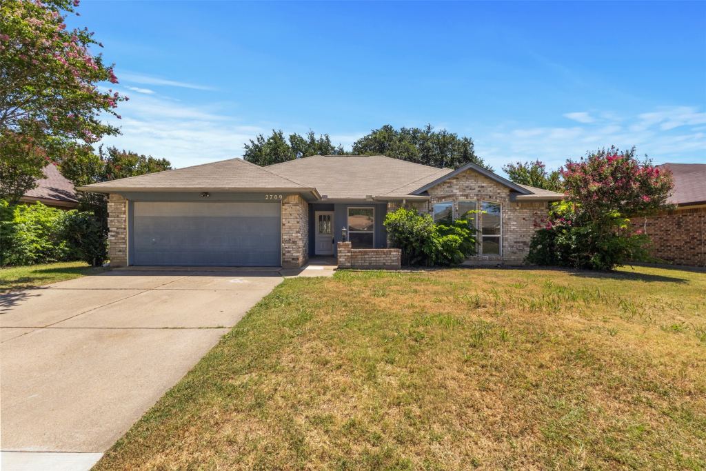 2709 Typhon Drive, Grand Prairie, TX 75052 — photo 1