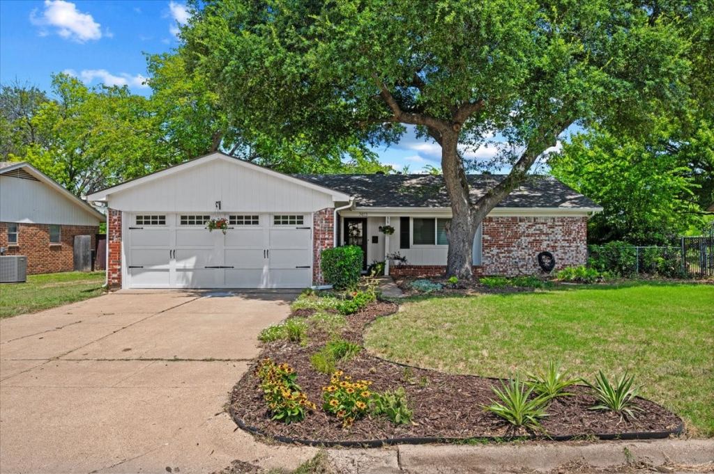 7413 Christopher Court, North Richland Hills, TX 76180 — photo 1