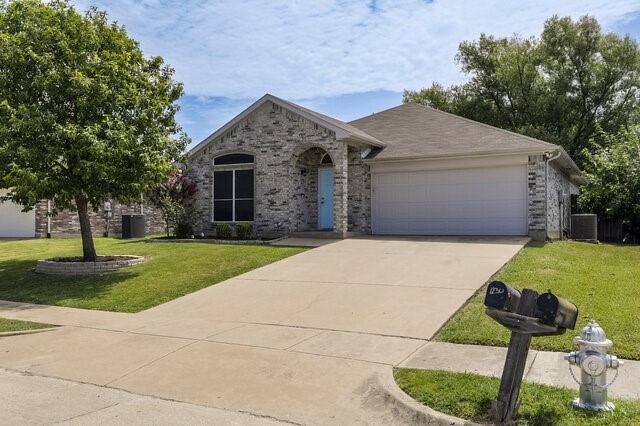 1230 Misty Drive, Midlothian, TX 76065 — photo 1