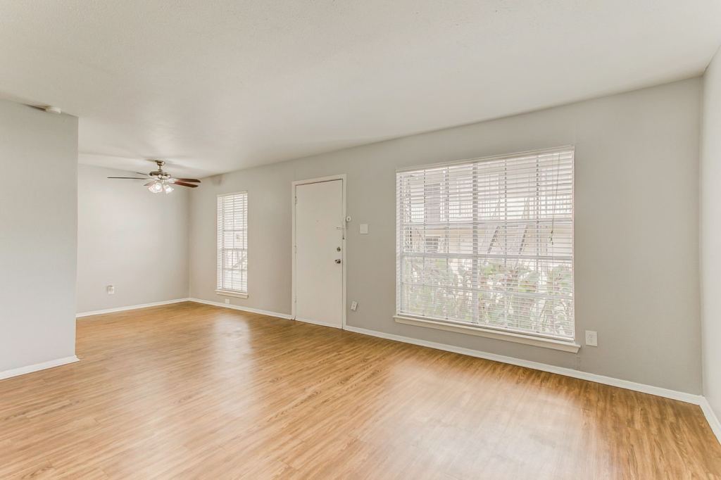 2200 W Lowden Street 10, Fort Worth, TX 76110 — photo 1