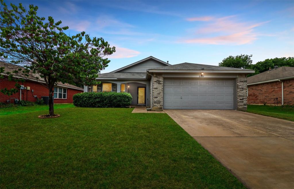 2205 Lookout Lane, Denton, TX 76207 — photo 1