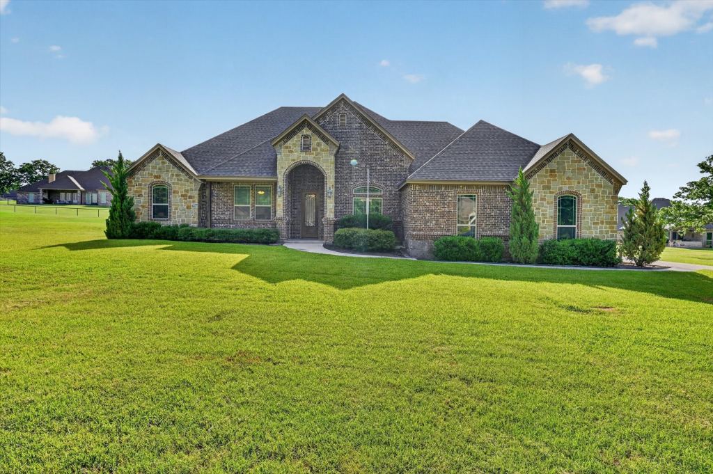 197 Ellis Creek Drive, Weatherford, TX 76085 — photo 1