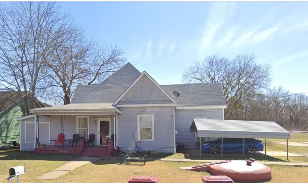 700 E Pacific Street, Sherman, TX 75090 — photo 1