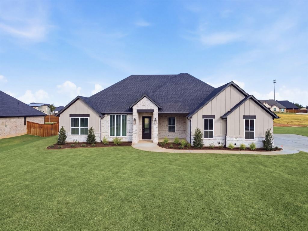 2120 Middlewood Circle