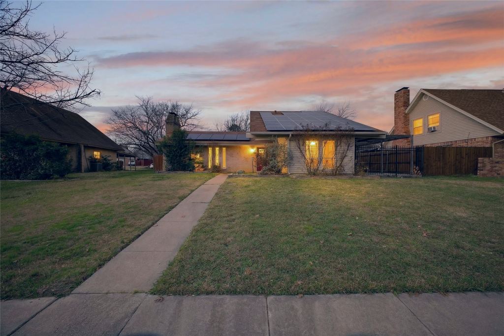 2801 Vancouver Street, Irving, TX 75062 — photo 1