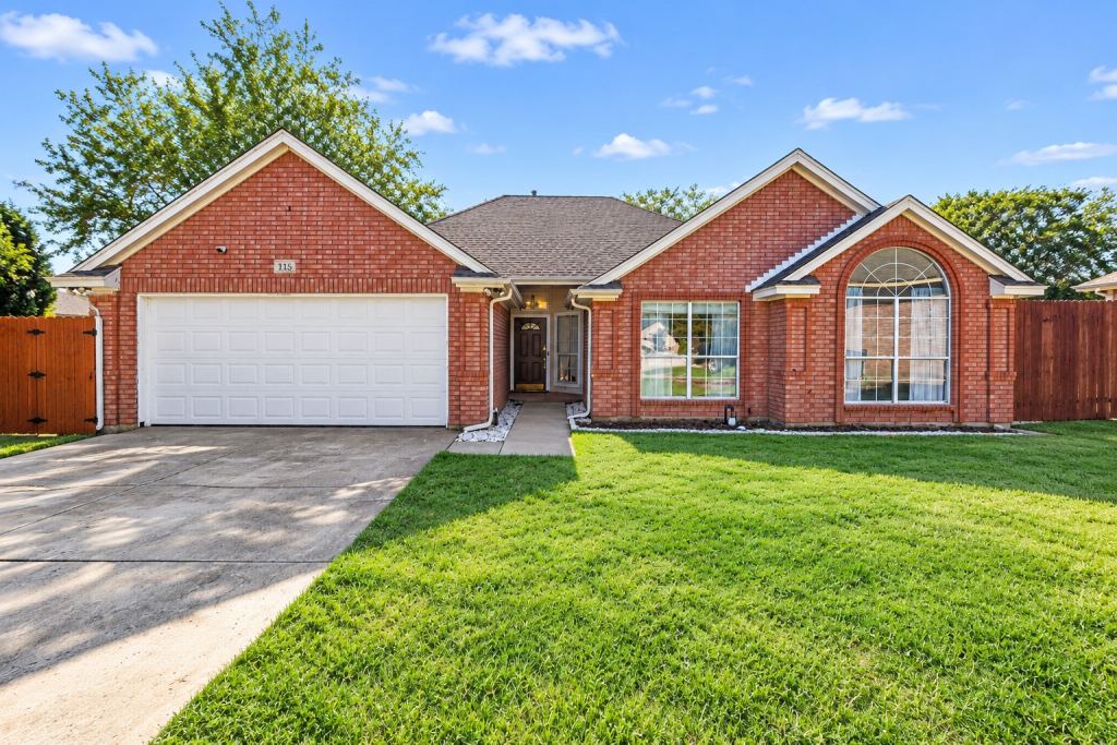 115 S Blue Bonnet Circle, Justin, TX 76247 — photo 1