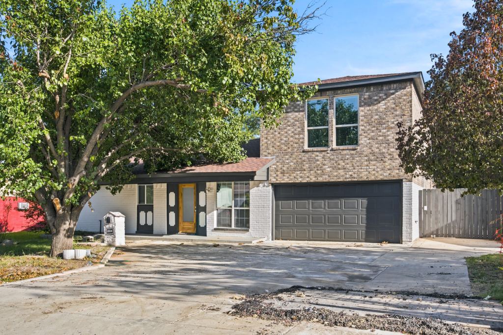 2016 Knollwood Lane, Carrollton, TX 75006 — photo 1