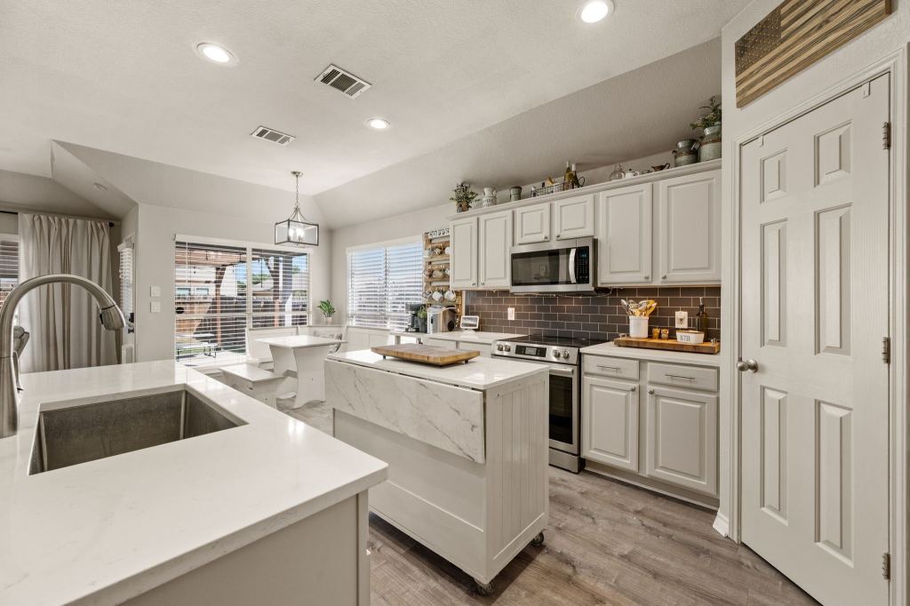 628 Poncho Lane