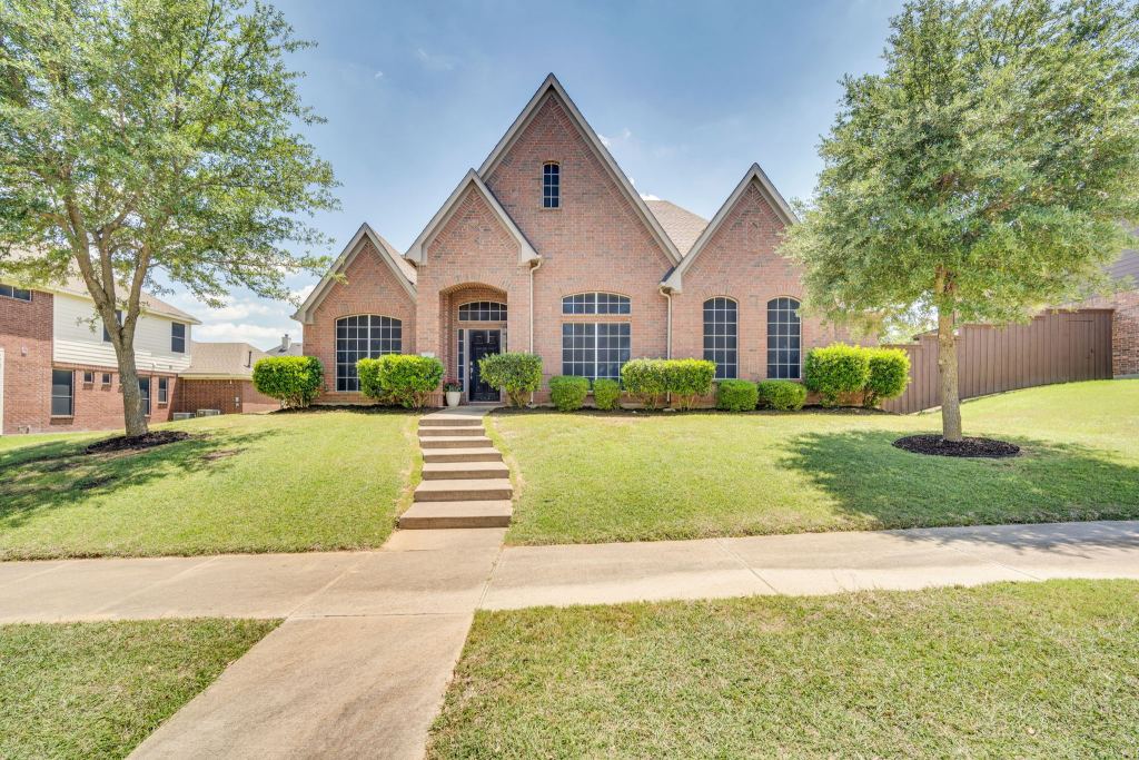 900 Ginger Trail, DeSoto, TX 75115 — photo 1