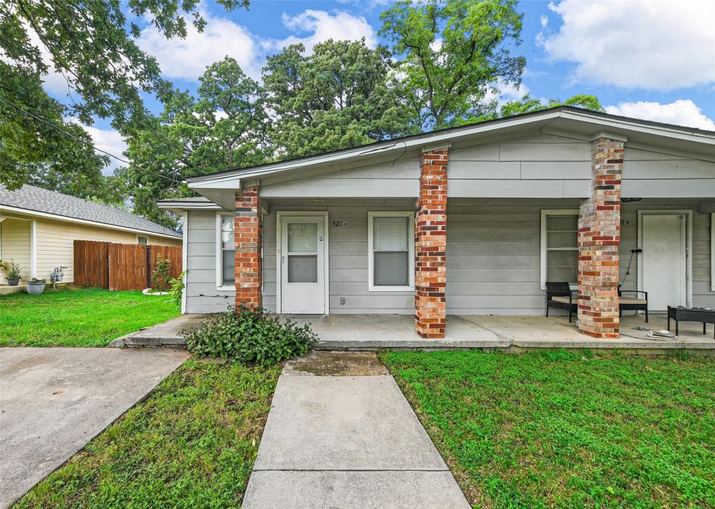 521 Ruth Street A, Denton, TX 76205 — photo 1