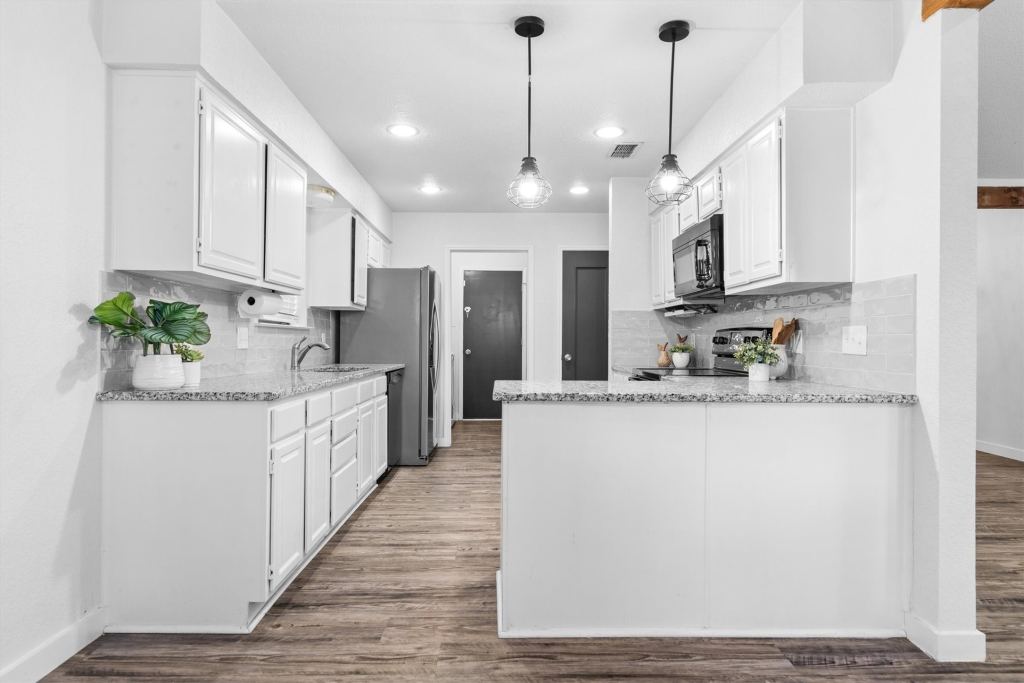 6836 Megan Lane, North Richland Hills, TX 76182 — photo 1