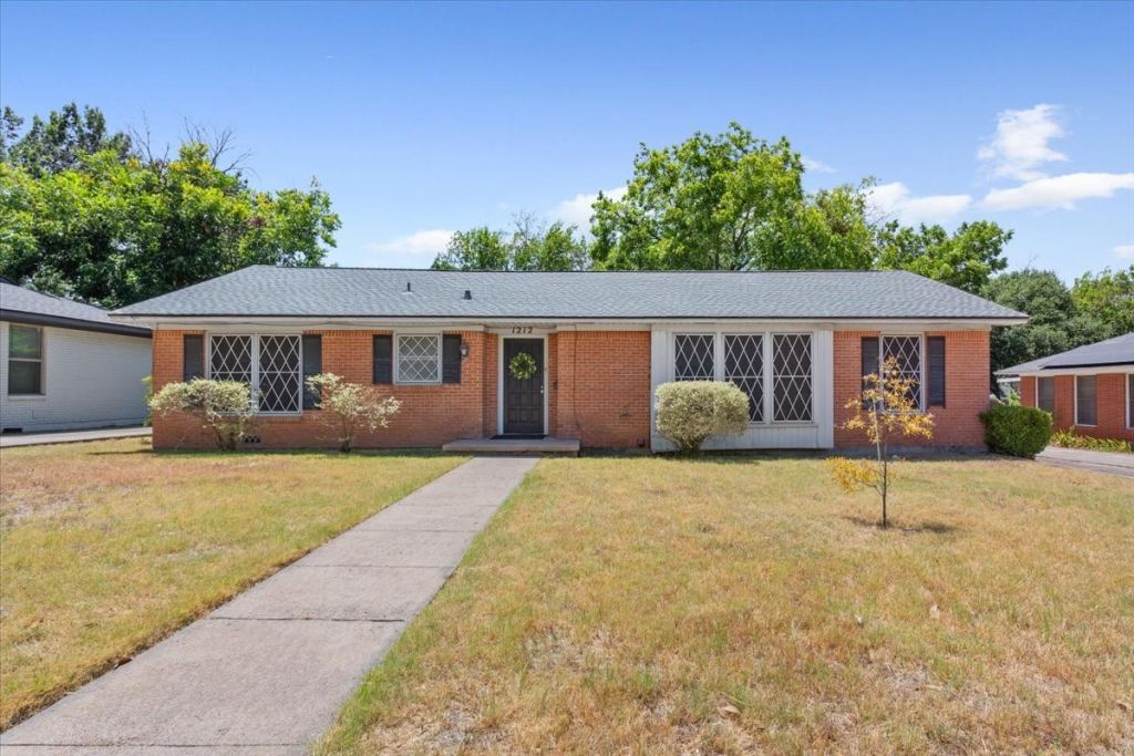 1212 Guthrie Drive, Waco, TX 76710 — photo 1