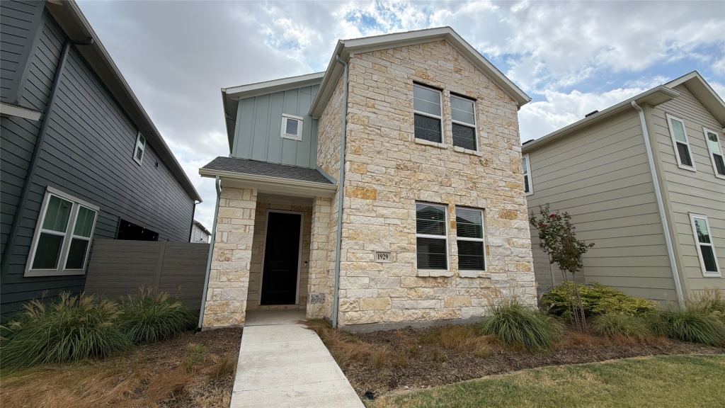 1929 Woodlawn Way 98, Argyle, TX 76226 — photo 1