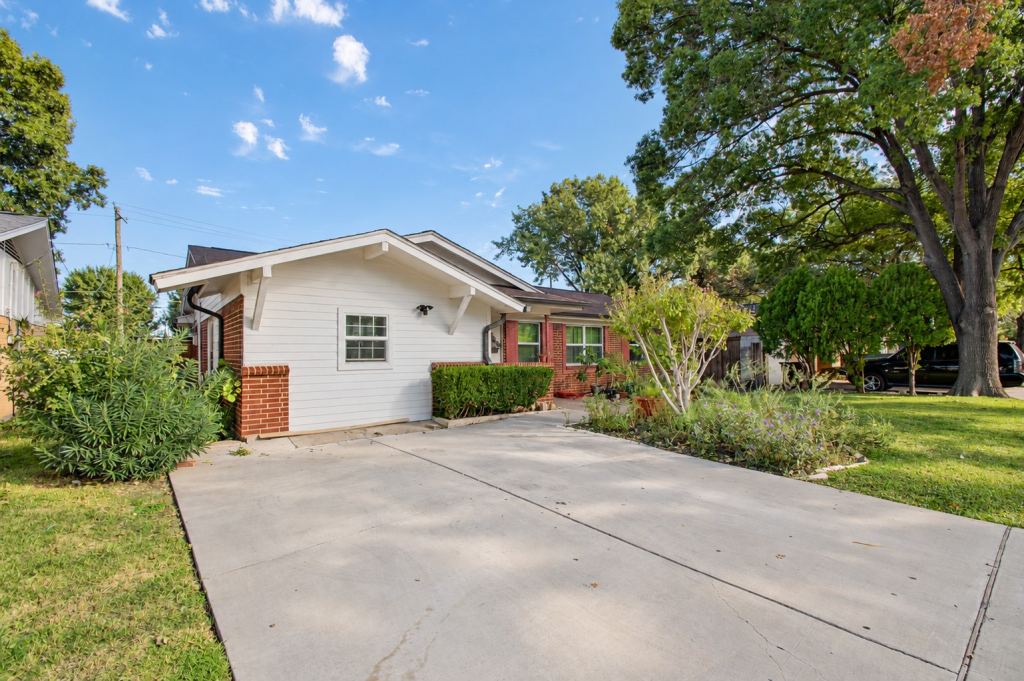 1910 R Avenue, Plano, TX 75074 — photo 1