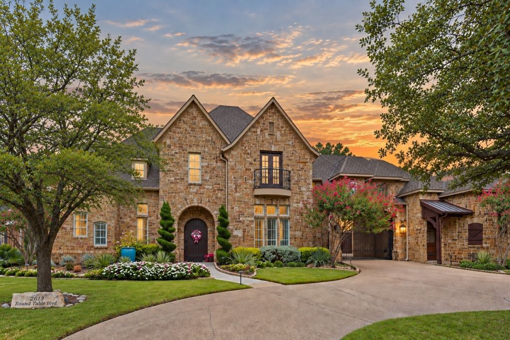 2613 Round Table Boulevard, Lewisville, TX 75056 — photo 1
