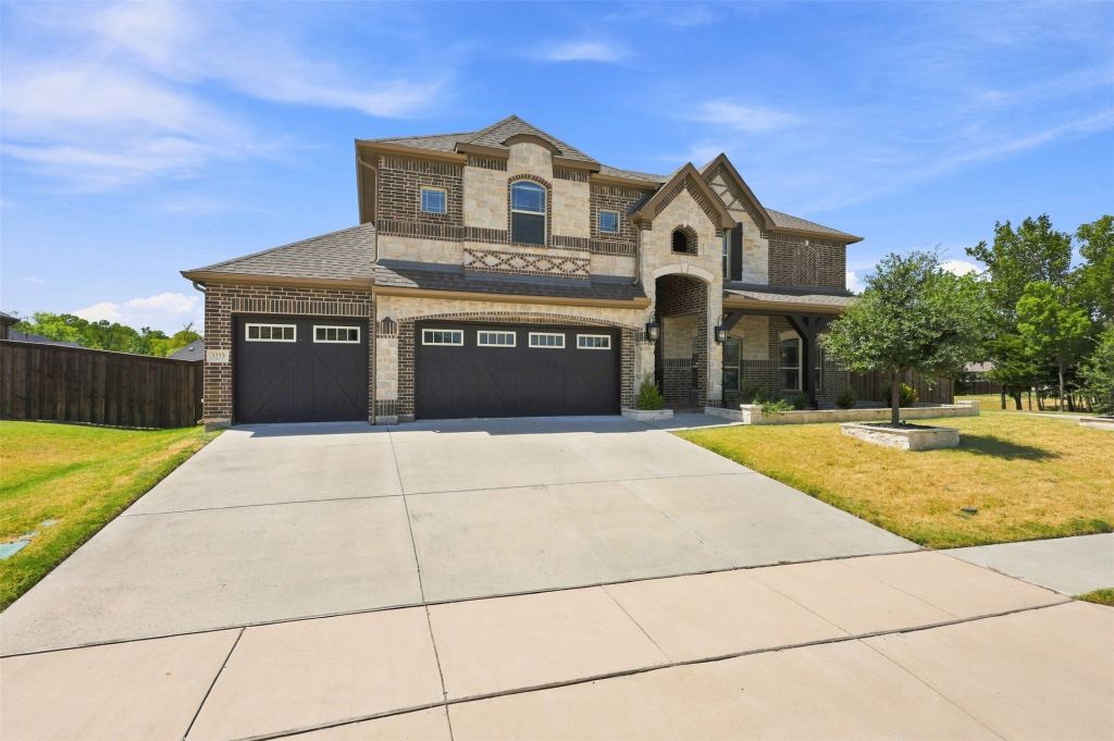 3233 Rolling Meadow Drive