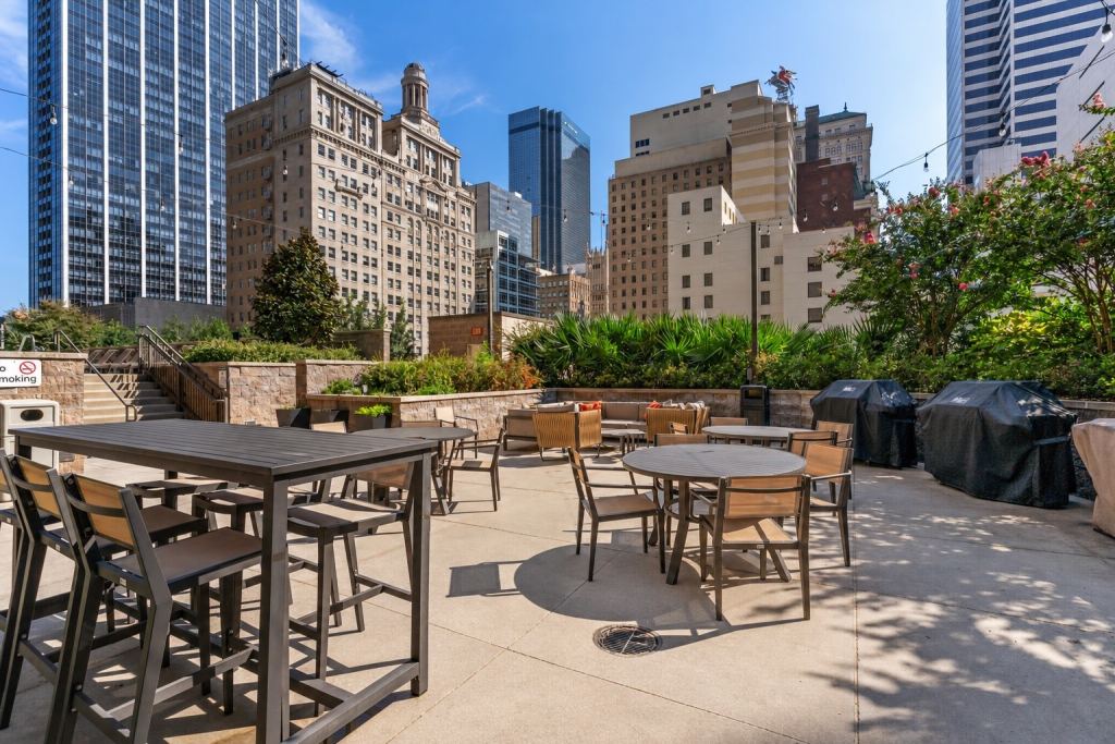 1200 Main Street 2507