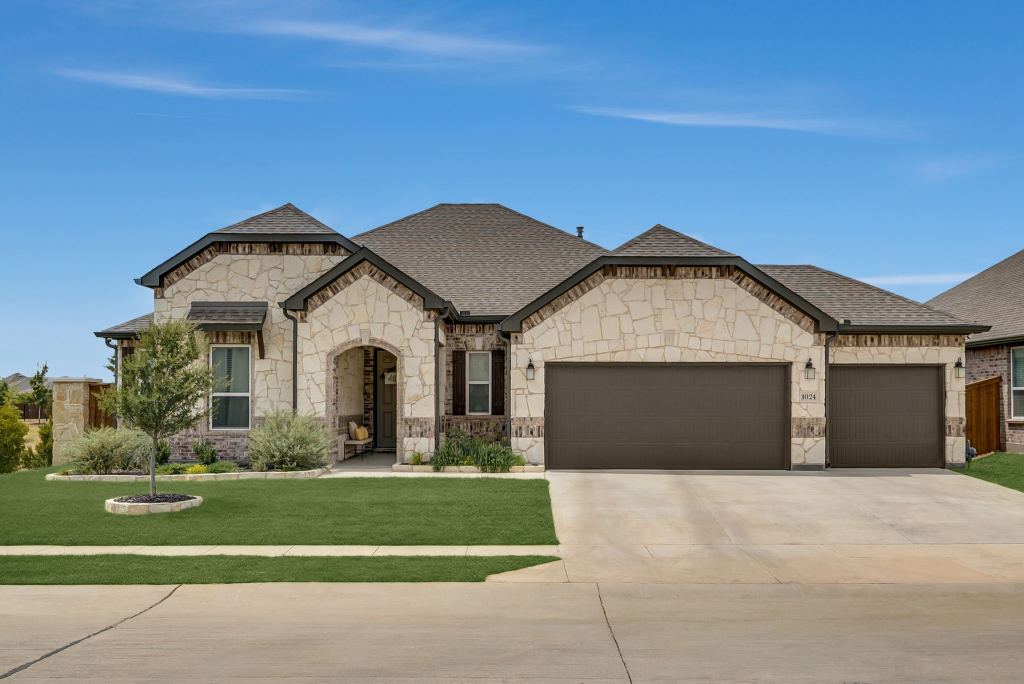 1024 Auburn Drive, Justin, TX 76247 — photo 1