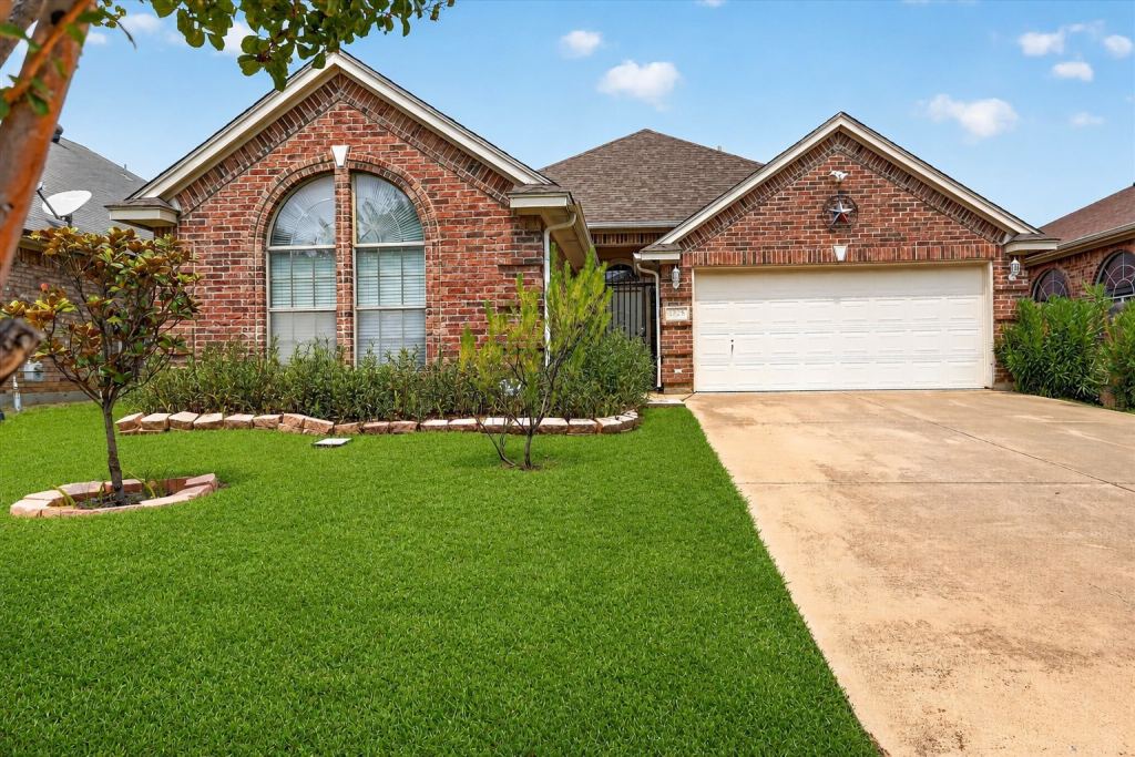 8955 River Falls Drive, Fort Worth, TX 76118 — photo 1