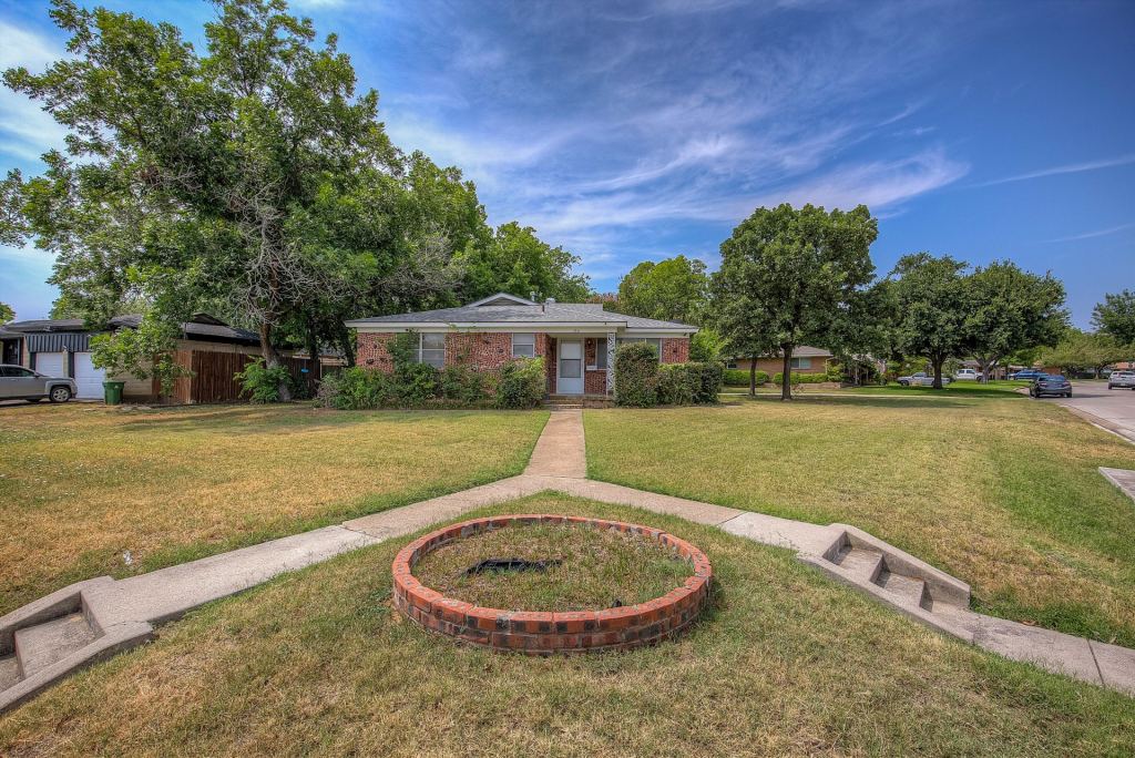5916 Tourist Drive, North Richland Hills, TX 76117 — photo 1