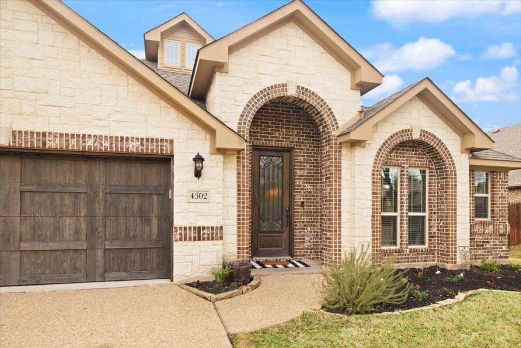 4302 Gleneagles, Mansfield, TX 76063 — photo 1