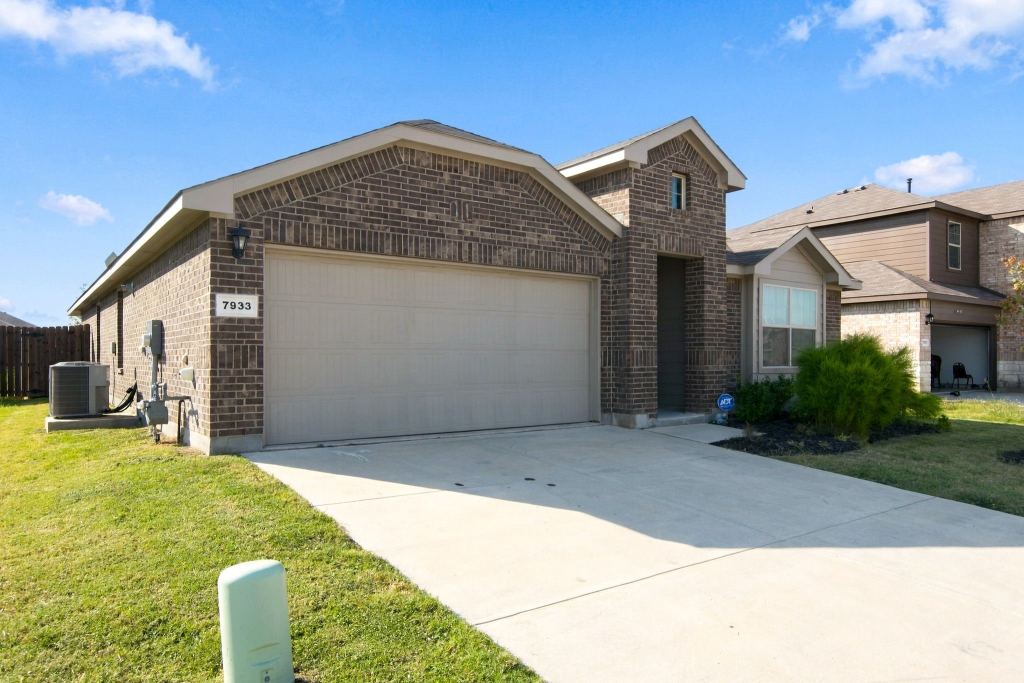 7933 Twin Forks Drive, Fort Worth, TX 76131 — photo 1