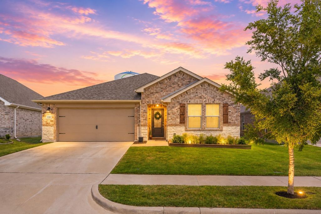 1501 Pleasant Knoll Trail, Aubrey, TX 76227 — photo 1