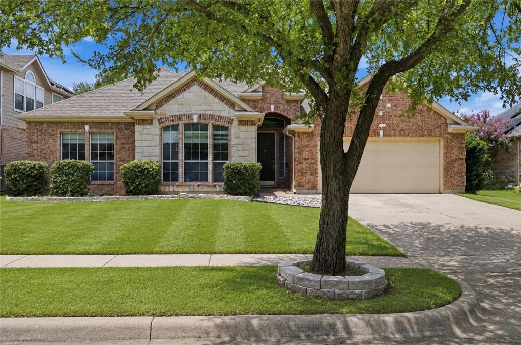 10 Saddlewood Court, Mansfield, TX 76063 — photo 1