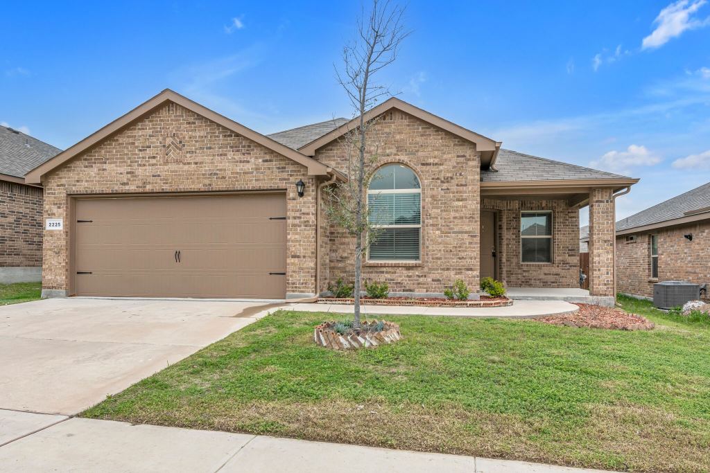 2225 Stallings Road, Fort Worth, TX 76108 — photo 1