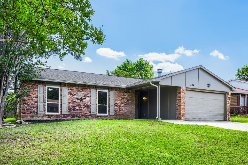 804 Netherland Drive, Arlington, TX 76017 — photo 1