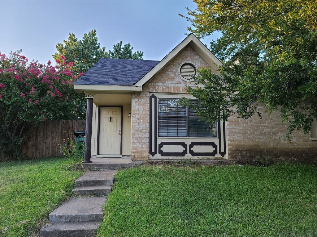 2423 Limestone Drive, Arlington, TX 76014 — photo 1