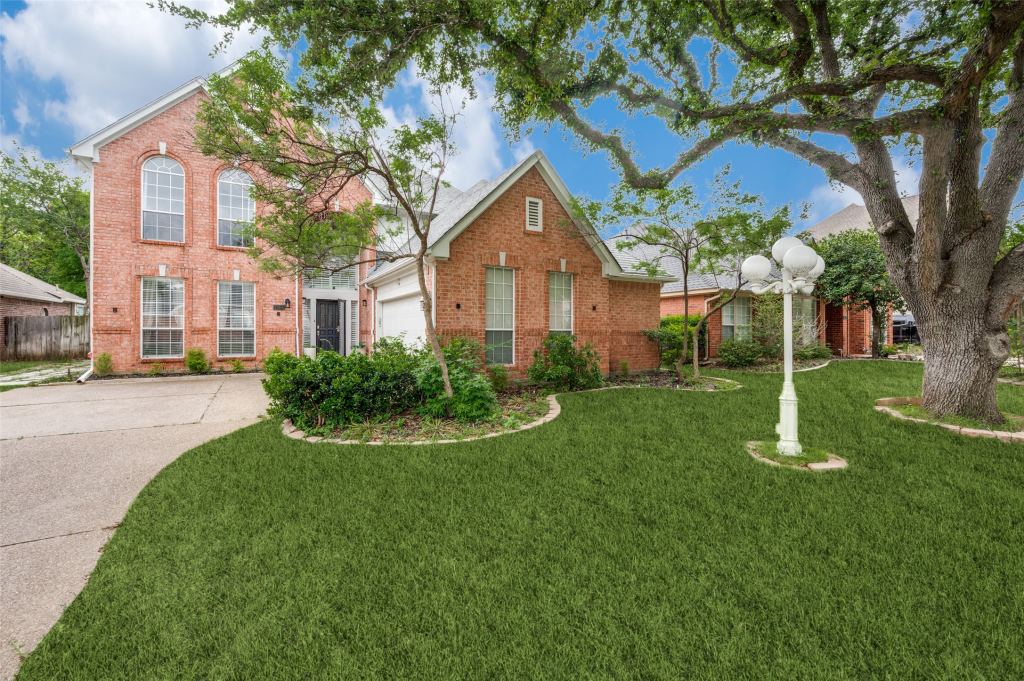 2106 Hunter Place Lane, Arlington, TX 76006 — photo 1