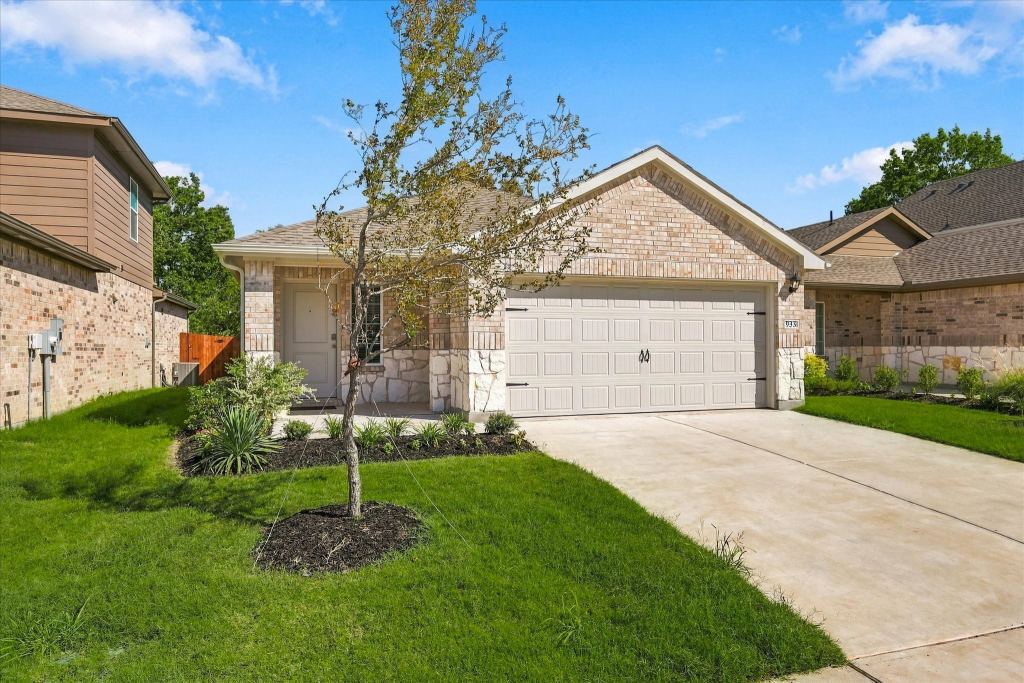 933 Jefferson Way, Sherman, TX 75092 — photo 1